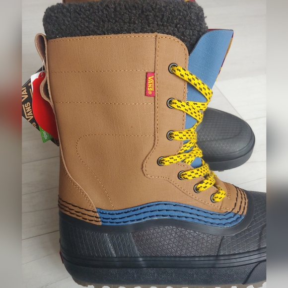 VANS NEW Standard Snow MTE Boots - Picture 6 of 11